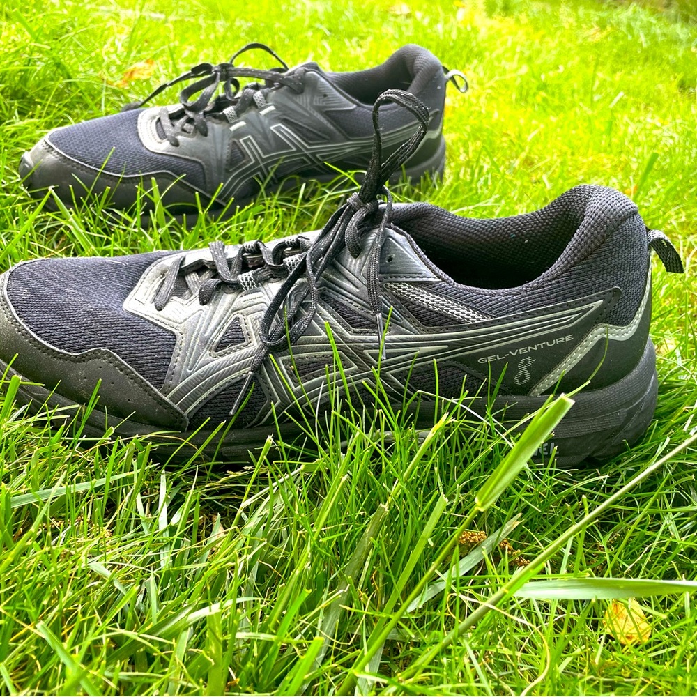 ASICS trainers - Picture 3 of 4